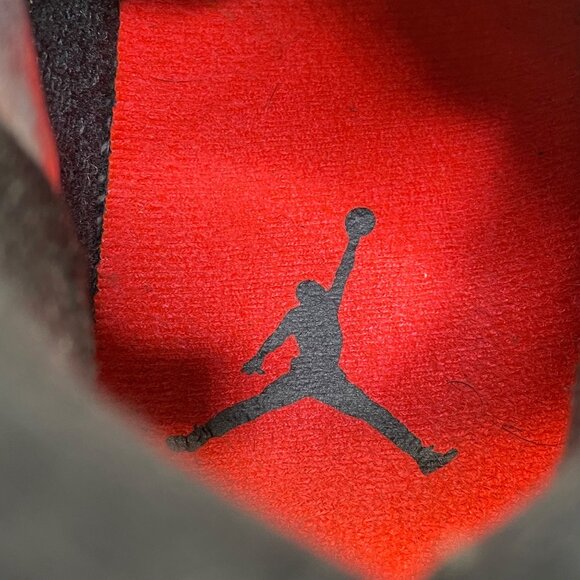 Air Jordan Men\'s Gray & Red Nubuck Retro 4 GS \